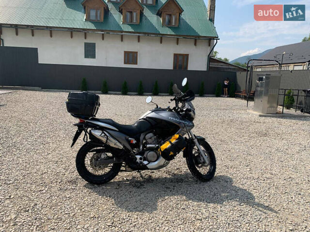Серый Хонда XL 700V Transalp, объемом двигателя 0.7 л и пробегом 38 тыс. км за 5200 $, фото 1 на Automoto.ua