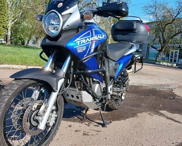 Синий Хонда XL 700V Transalp, объемом двигателя 0.7 л и пробегом 34 тыс. км за 5150 $, фото 1 на Automoto.ua