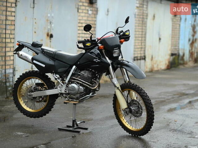 Черный Хонда XR 250 Tornado, объемом двигателя 0.2 л и пробегом 22 тыс. км за 3900 $, фото 1 на Automoto.ua