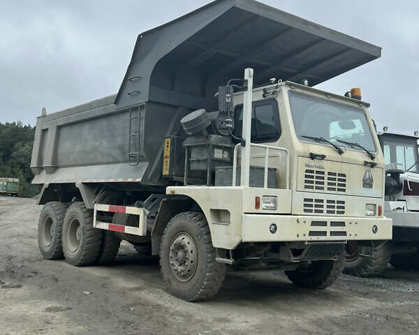 Белый Хово ZZ5707, объемом двигателя 0 л и пробегом 50 тыс. км за 80000 $, фото 1 на Automoto.ua