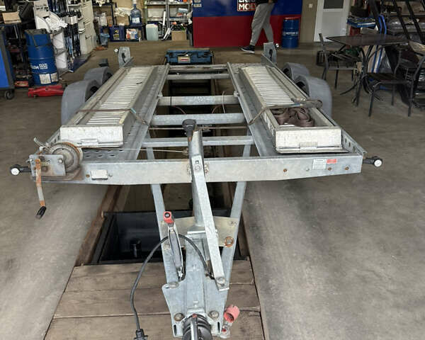 Серый Хумбаур HU, объемом двигателя 0 л и пробегом 4 тыс. км за 3600 $, фото 1 на Automoto.ua