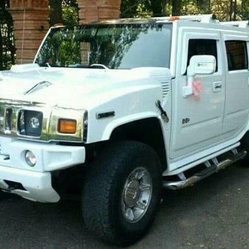 Білий Хаммер Н2, об'ємом двигуна 6 л та пробігом 40 тис. км за 43000 $, фото 1 на Automoto.ua
