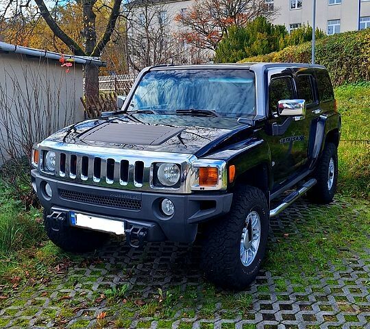 Черный Хаммер Н3, объемом двигателя 35 л и пробегом 127 тыс. км за 18780 $, фото 1 на Automoto.ua