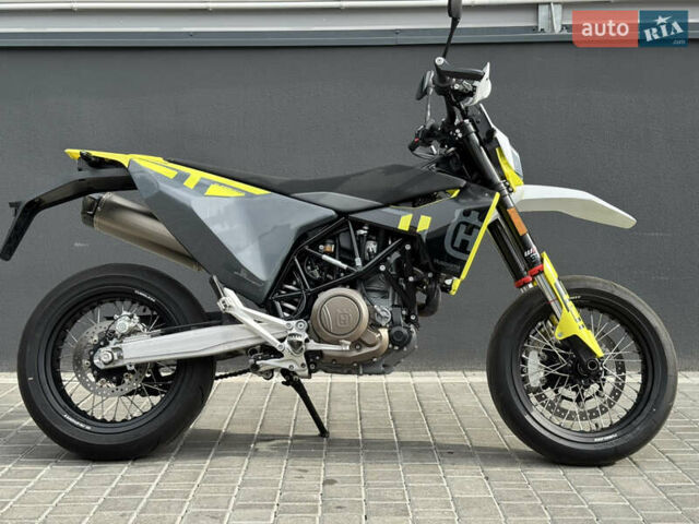 Хускварна 701 Supermoto, об'ємом двигуна 0.7 л та пробігом 1 тис. км за 11900 $, фото 1 на Automoto.ua