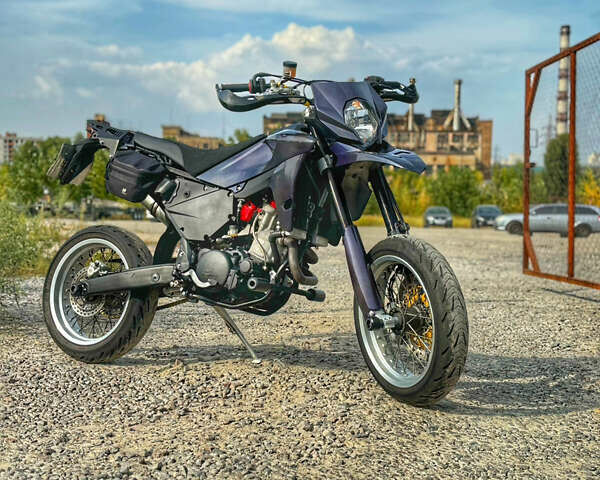 Хускварна SMR 630 2010 в Киеве на Automoto.ua Фиолетовый Хускварна SMR 630, объемом двигателя 0.63 л и пробегом 16 тыс. км за 6000 $, фото 1 на Automoto.ua