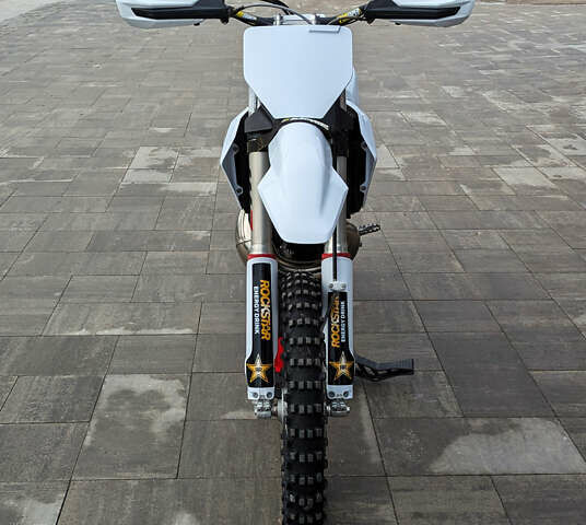 Белый Хускварна TX, объемом двигателя 0 л и пробегом 1 тыс. км за 7500 $, фото 1 на Automoto.ua