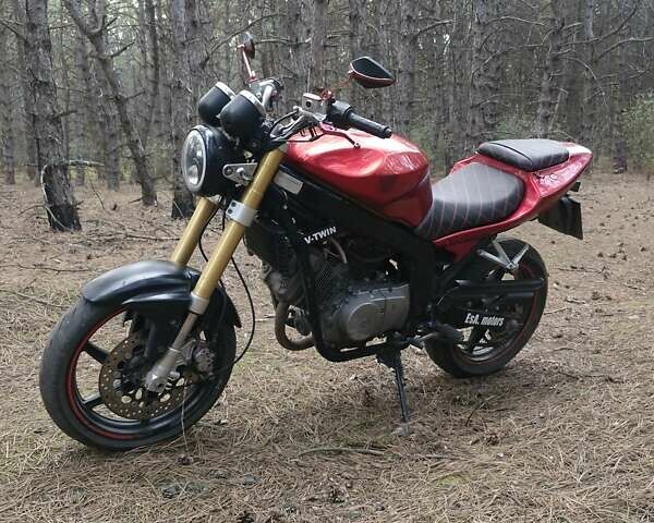 Красный Хьюсонг GT 250R, объемом двигателя 0.25 л и пробегом 43 тыс. км за 1600 $, фото 1 на Automoto.ua