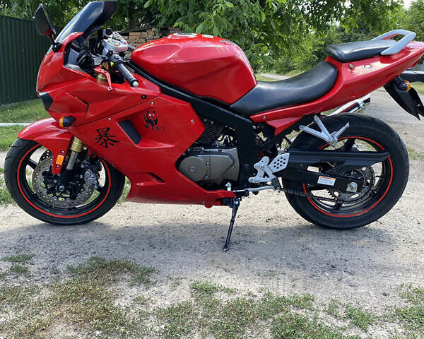 Красный Хьюсонг GT 250R, объемом двигателя 0.25 л и пробегом 23 тыс. км за 2300 $, фото 1 на Automoto.ua