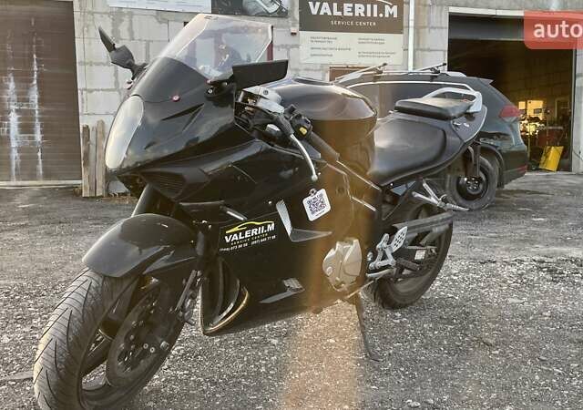 Черный Хьюсонг GT 650R, объемом двигателя 0.65 л и пробегом 27 тыс. км за 3000 $, фото 1 на Automoto.ua