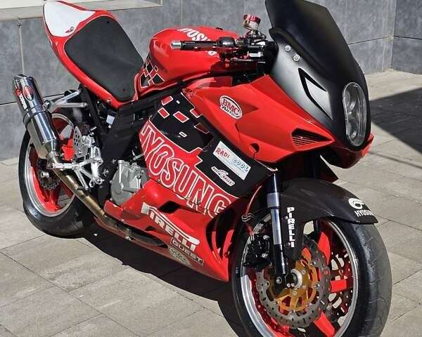 Червоний Хьюсонг GT 650R, об'ємом двигуна 0.65 л та пробігом 1 тис. км за 2000 $, фото 1 на Automoto.ua