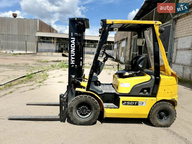 Жовтий Хендай 25Д, об'ємом двигуна 0 л та пробігом 8 тис. км за 13500 $, фото 1 на Automoto.ua