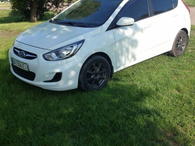 Белый Хендай Акцент, объемом двигателя 1.6 л и пробегом 260 тыс. км за 7300 $, фото 1 на Automoto.ua