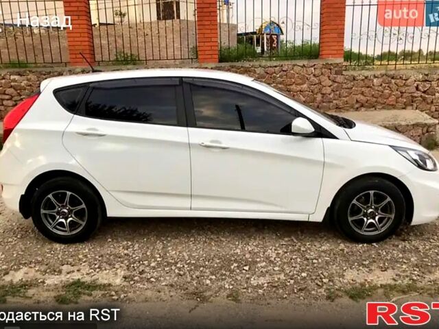 Белый Хендай Акцент, объемом двигателя 1.6 л и пробегом 260 тыс. км за 7300 $, фото 1 на Automoto.ua