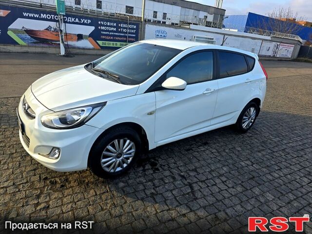 Белый Хендай Акцент, объемом двигателя 1.4 л и пробегом 198 тыс. км за 5600 $, фото 1 на Automoto.ua