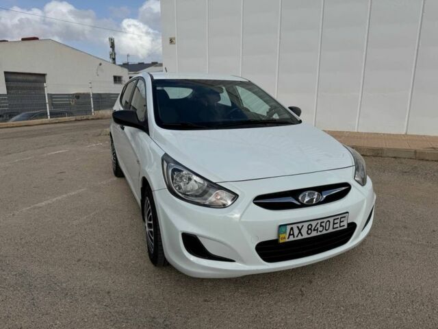 Белый Хендай Акцент, объемом двигателя 1.4 л и пробегом 105 тыс. км за 7200 $, фото 1 на Automoto.ua