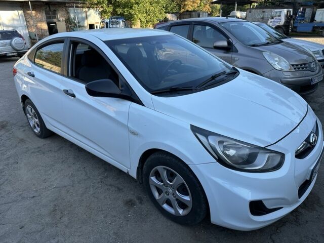Белый Хендай Акцент, объемом двигателя 1.4 л и пробегом 182 тыс. км за 5999 $, фото 1 на Automoto.ua