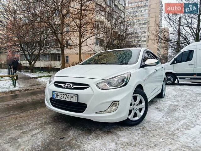 Білий Хендай Акцент, об'ємом двигуна 1.4 л та пробігом 145 тис. км за 8700 $, фото 1 на Automoto.ua