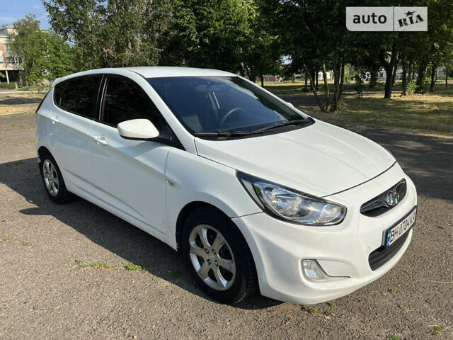 Білий Хендай Акцент, об'ємом двигуна 1.4 л та пробігом 250 тис. км за 6200 $, фото 1 на Automoto.ua