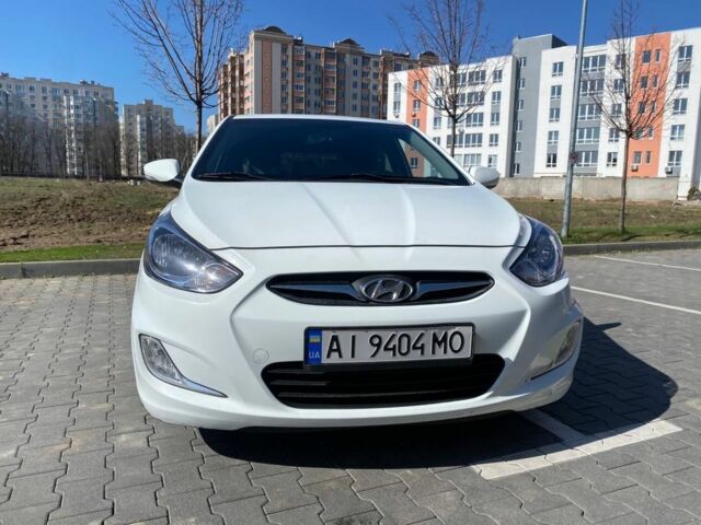 Белый Хендай Акцент, объемом двигателя 1.6 л и пробегом 139 тыс. км за 8200 $, фото 1 на Automoto.ua