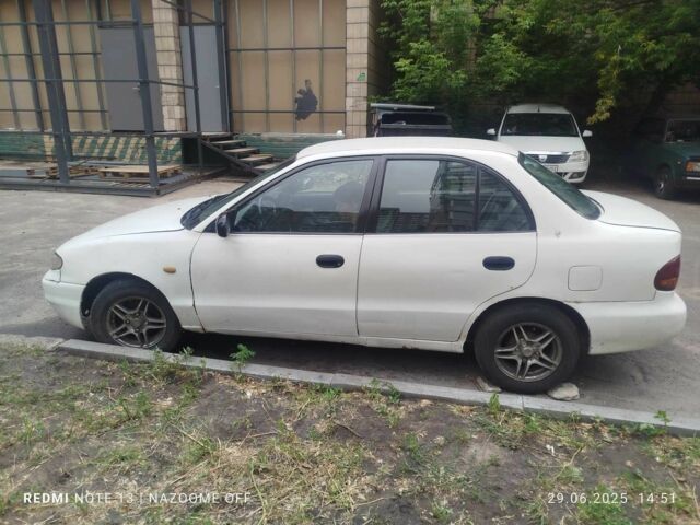 Белый Хендай Акцент, объемом двигателя 1.5 л и пробегом 358 тыс. км за 474 $, фото 1 на Automoto.ua