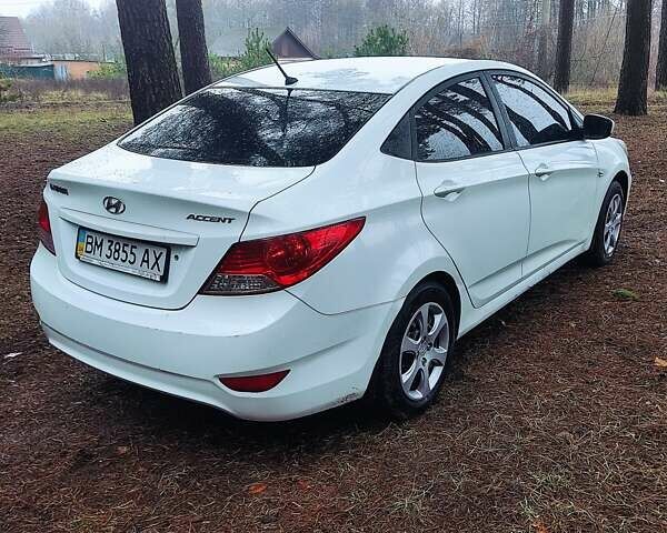 Белый Хендай Акцент, объемом двигателя 1.4 л и пробегом 227 тыс. км за 5700 $, фото 1 на Automoto.ua