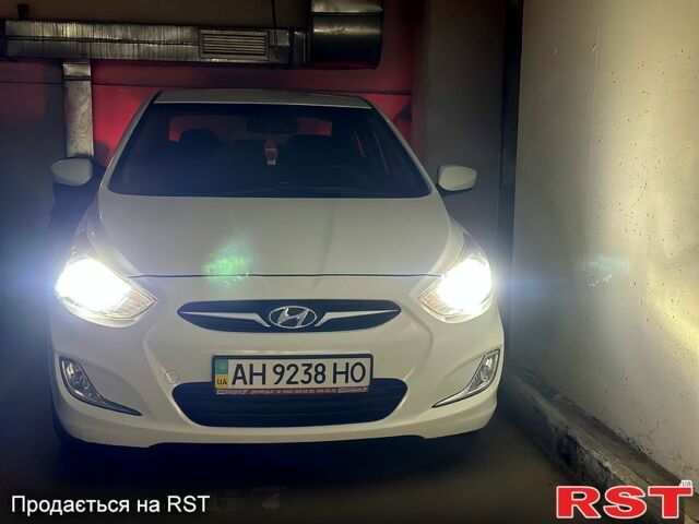 Білий Хендай Акцент, об'ємом двигуна 1.4 л та пробігом 72 тис. км за 7800 $, фото 1 на Automoto.ua
