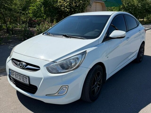 Білий Хендай Акцент, об'ємом двигуна 1.6 л та пробігом 185 тис. км за 7700 $, фото 1 на Automoto.ua
