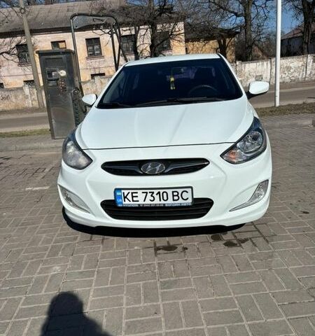 Белый Хендай Акцент, объемом двигателя 1.6 л и пробегом 186 тыс. км за 8200 $, фото 1 на Automoto.ua