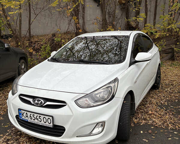 Белый Хендай Акцент, объемом двигателя 1.4 л и пробегом 115 тыс. км за 9499 $, фото 1 на Automoto.ua