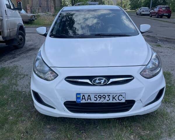 Білий Хендай Акцент, об'ємом двигуна 1.4 л та пробігом 310 тис. км за 5500 $, фото 1 на Automoto.ua