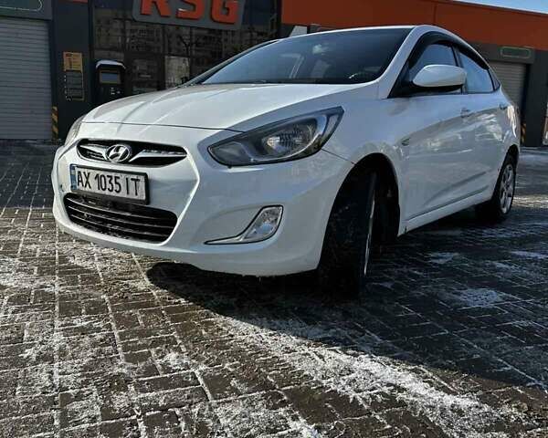 Білий Хендай Акцент, об'ємом двигуна 1.4 л та пробігом 163 тис. км за 4800 $, фото 1 на Automoto.ua