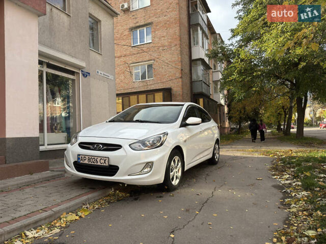 Хендай Акцент 2012 в Умани на Automoto.ua Белый Хендай Акцент, объемом двигателя 1.4 л и пробегом 105 тыс. км за 7250 $, фото 1 на Automoto.ua