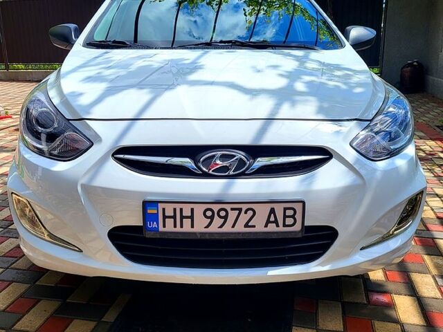 Белый Хендай Акцент, объемом двигателя 1.4 л и пробегом 92 тыс. км за 8500 $, фото 1 на Automoto.ua