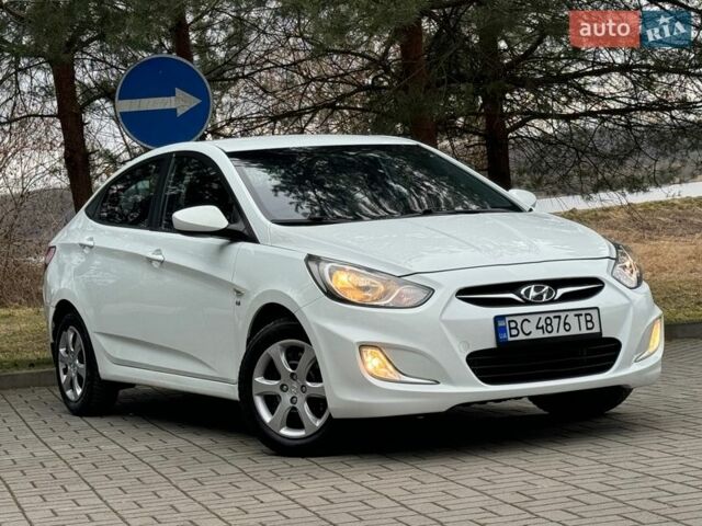 Білий Хендай Акцент, об'ємом двигуна 1.6 л та пробігом 175 тис. км за 5999 $, фото 1 на Automoto.ua