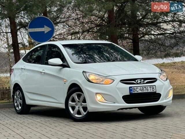 Белый Хендай Акцент, объемом двигателя 1.59 л и пробегом 175 тыс. км за 5780 $, фото 1 на Automoto.ua