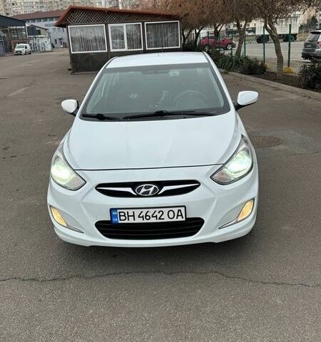 Белый Хендай Акцент, объемом двигателя 1.4 л и пробегом 172 тыс. км за 8300 $, фото 1 на Automoto.ua