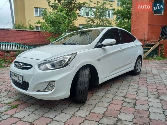 Белый Хендай Акцент, объемом двигателя 1.4 л и пробегом 113 тыс. км за 8500 $, фото 1 на Automoto.ua