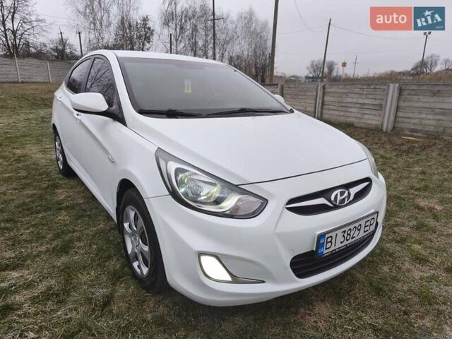 Білий Хендай Акцент, об'ємом двигуна 1.4 л та пробігом 111 тис. км за 7600 $, фото 1 на Automoto.ua