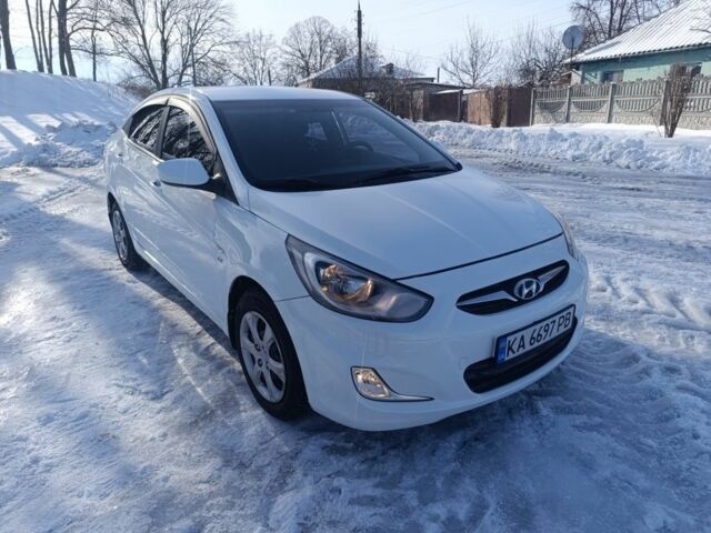 Белый Хендай Акцент, объемом двигателя 1.6 л и пробегом 164 тыс. км за 7650 $, фото 1 на Automoto.ua