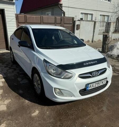 Белый Хендай Акцент, объемом двигателя 1.4 л и пробегом 163 тыс. км за 5600 $, фото 1 на Automoto.ua