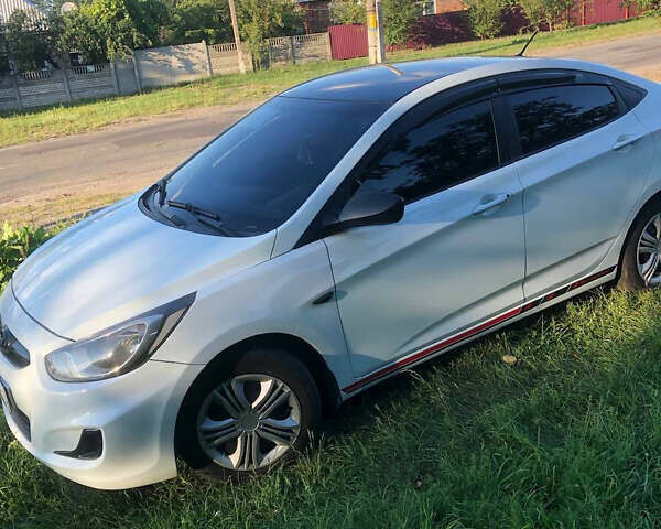 Белый Хендай Акцент, объемом двигателя 1.4 л и пробегом 450 тыс. км за 6700 $, фото 1 на Automoto.ua