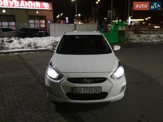 Білий Хендай Акцент, об'ємом двигуна 1.4 л та пробігом 240 тис. км за 7000 $, фото 1 на Automoto.ua