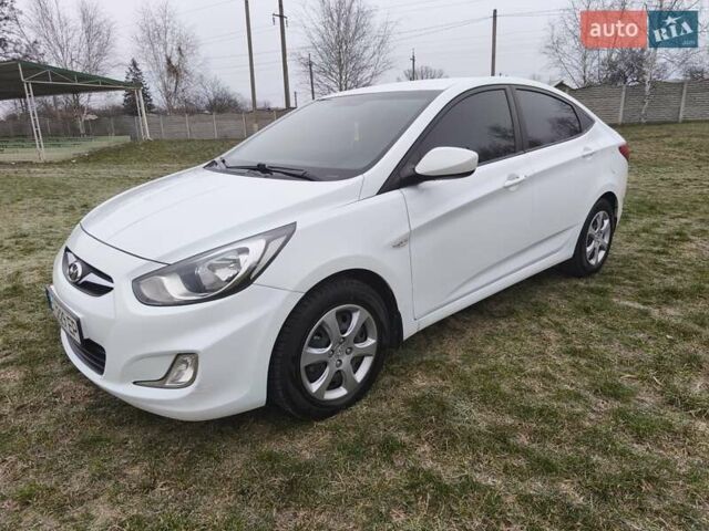 Білий Хендай Акцент, об'ємом двигуна 1.4 л та пробігом 111 тис. км за 7600 $, фото 1 на Automoto.ua