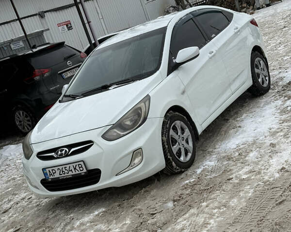 Білий Хендай Акцент, об'ємом двигуна 1.4 л та пробігом 211 тис. км за 5799 $, фото 1 на Automoto.ua