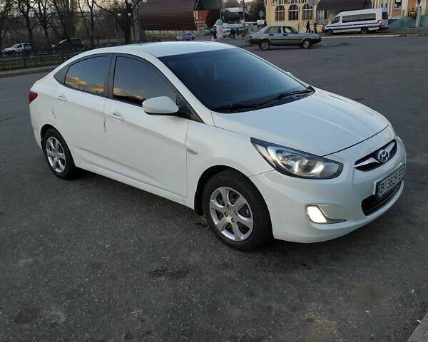 Белый Хендай Акцент, объемом двигателя 1.4 л и пробегом 110 тыс. км за 8200 $, фото 1 на Automoto.ua