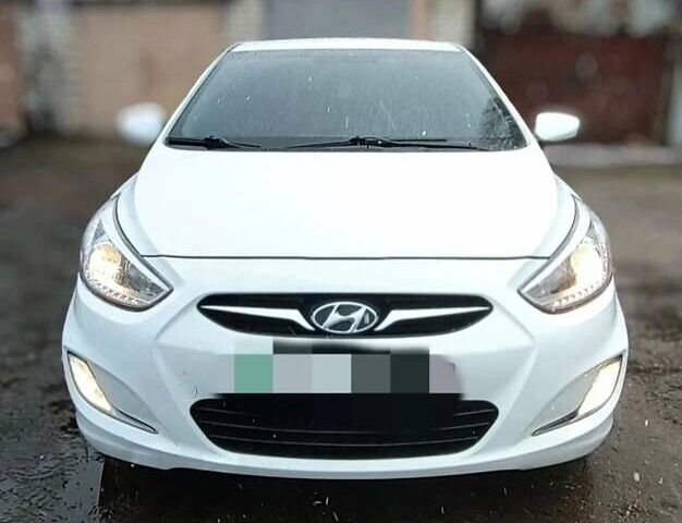 Білий Хендай Акцент, об'ємом двигуна 1.59 л та пробігом 129 тис. км за 8000 $, фото 1 на Automoto.ua