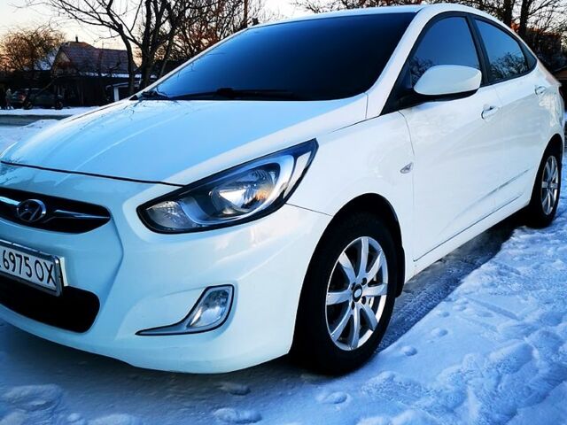 Белый Хендай Акцент, объемом двигателя 1.4 л и пробегом 270 тыс. км за 6500 $, фото 1 на Automoto.ua