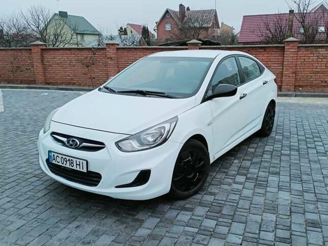 Белый Хендай Акцент, объемом двигателя 1.4 л и пробегом 219 тыс. км за 6300 $, фото 1 на Automoto.ua