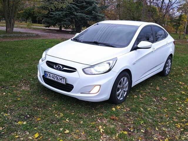Белый Хендай Акцент, объемом двигателя 1.4 л и пробегом 270 тыс. км за 6500 $, фото 1 на Automoto.ua