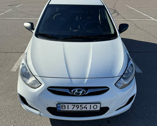 Білий Хендай Акцент, об'ємом двигуна 1.4 л та пробігом 105 тис. км за 8450 $, фото 1 на Automoto.ua